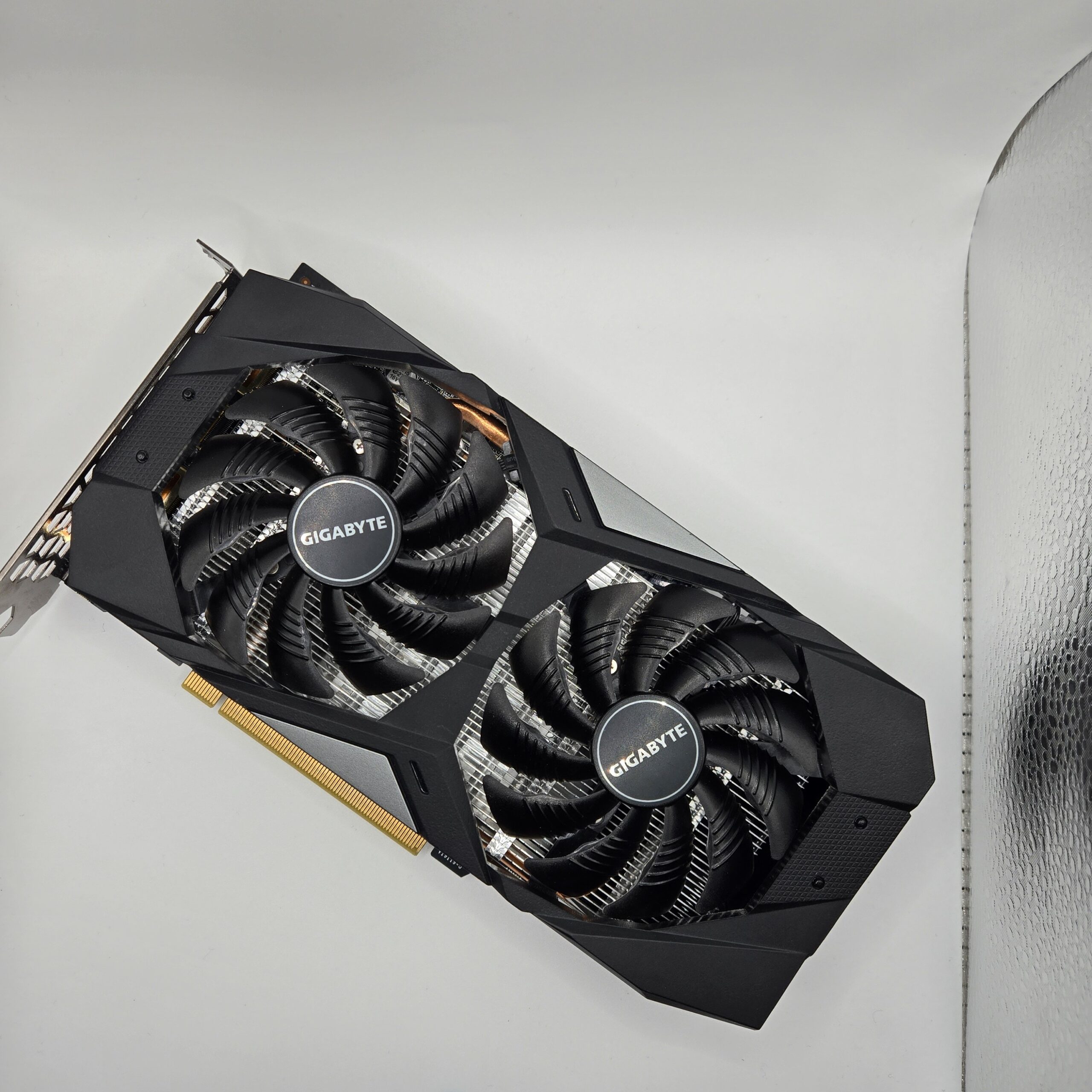 Gigabyte GTX 1660 Super OC 6GB GDDR6 GPU Tested Working