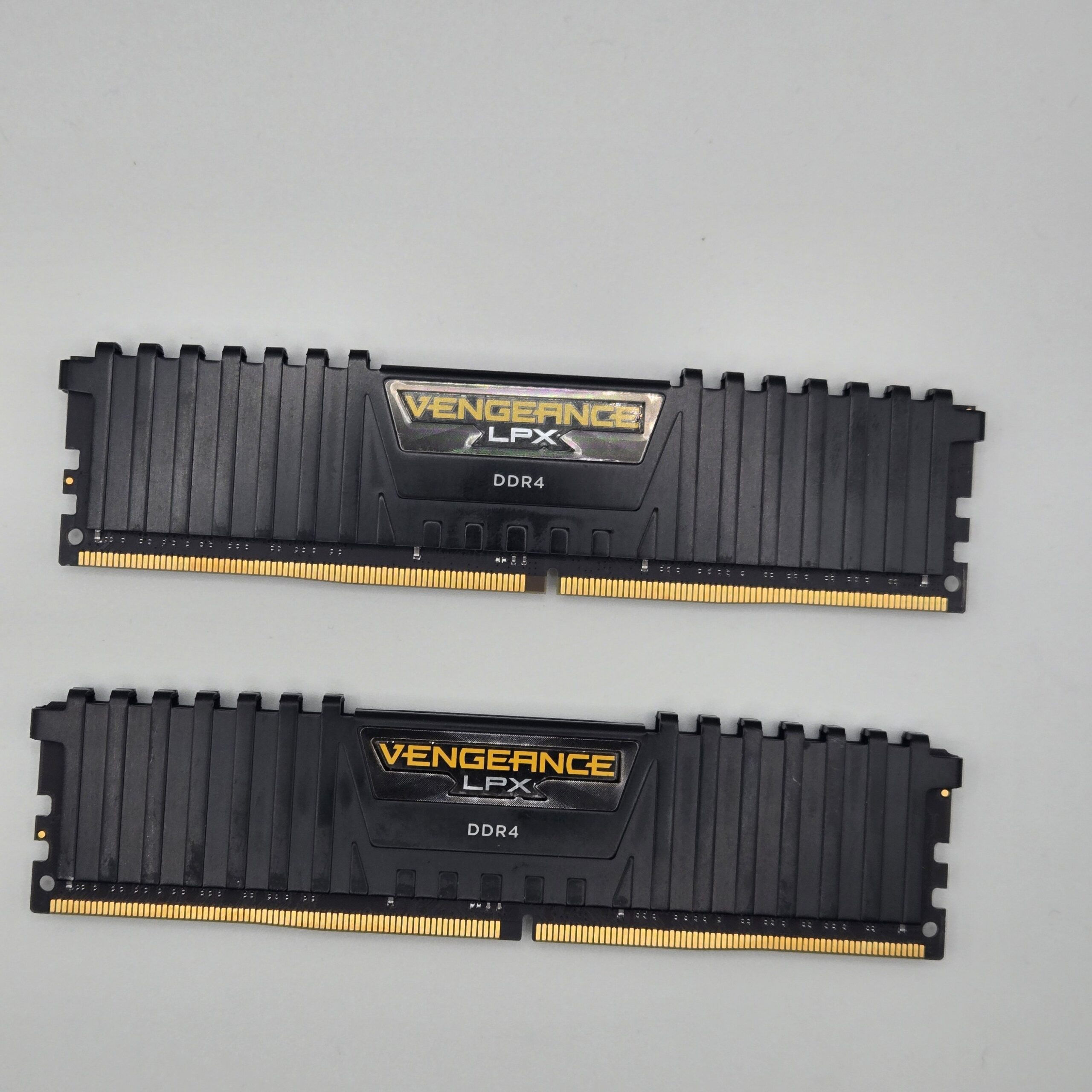 Corsair Vengeance 32GB (2x16GB) 2400MHz Desktop RAM Memory CMK32GX4M2A2400C14 - Image 2
