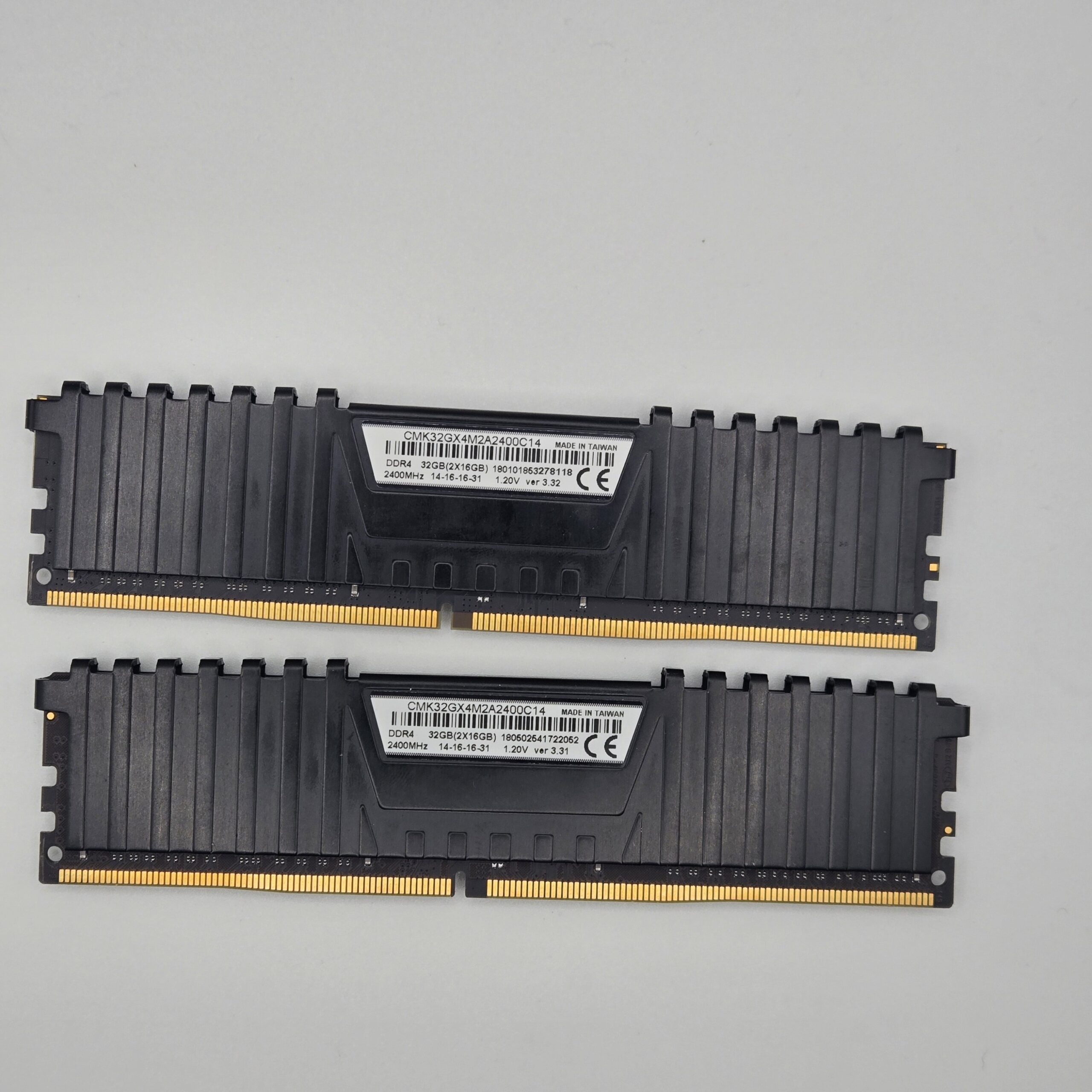 Corsair Vengeance 32GB (2x16GB) 2400MHz Desktop RAM Memory CMK32GX4M2A2400C14